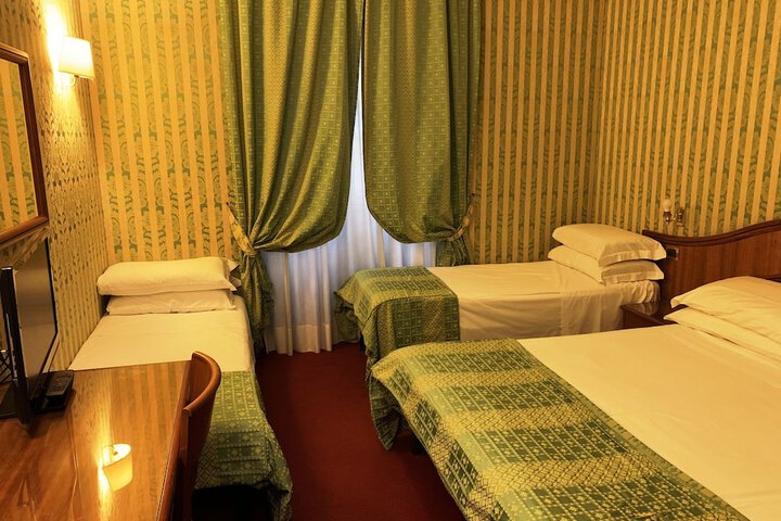 Room 5 of 19
