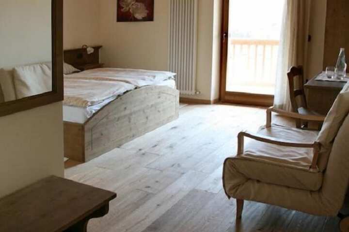 Room 5 of 17