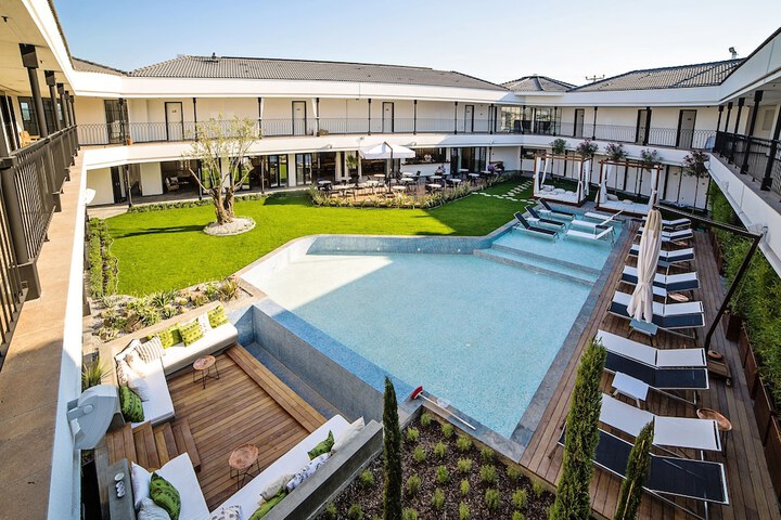 Hotel with Pool
