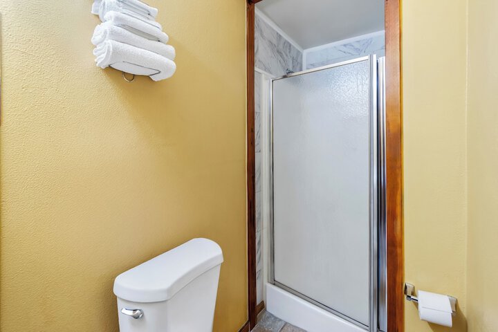 Room 17 of 22