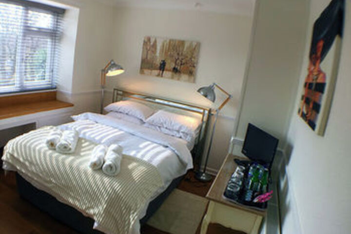 Room 8 of 42