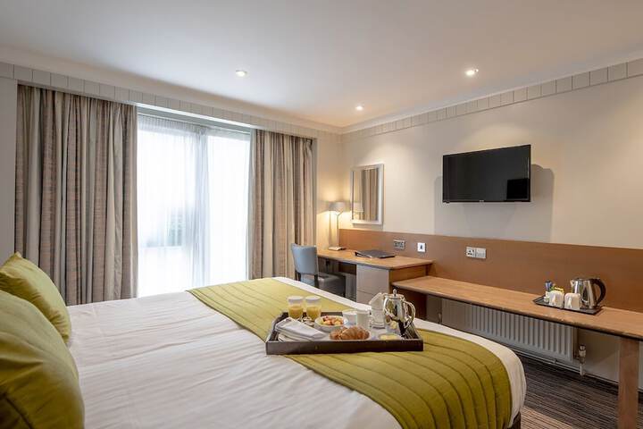Room 25 of 100