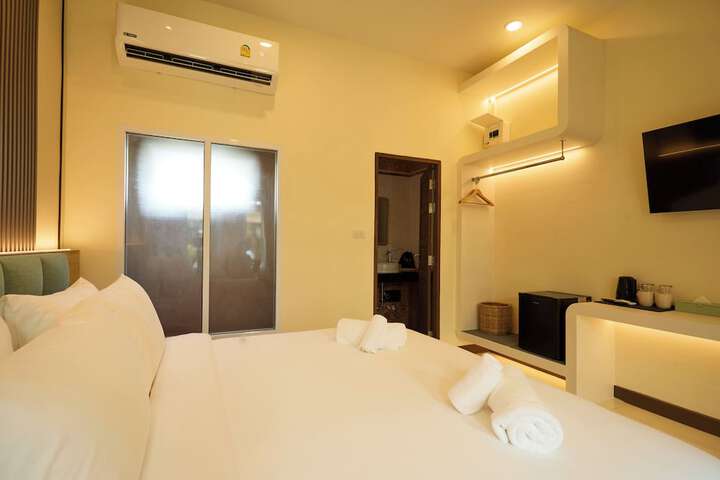 Room 6 of 32