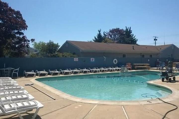 Pool 36 of 50