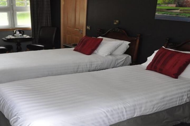 Room 4 of 14