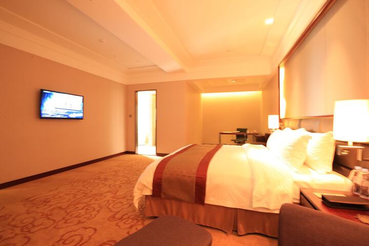 Room 7 of 71