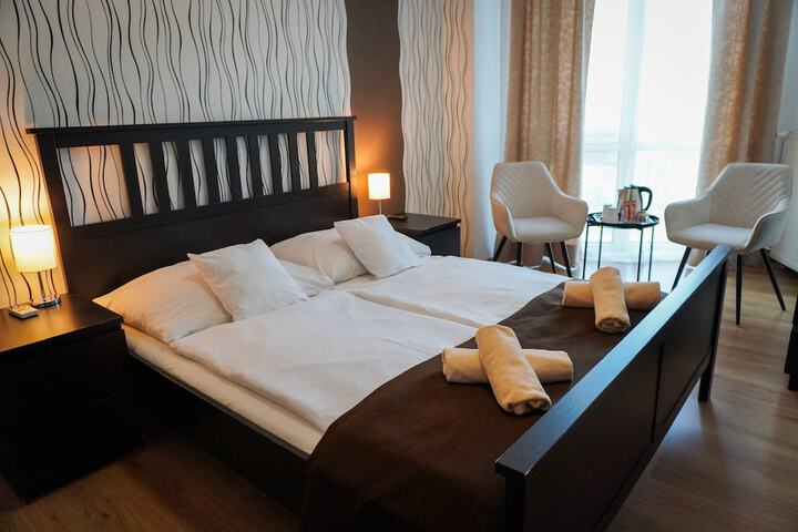 Room 48 of 76