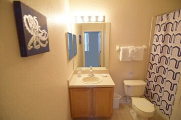 Room 6 of 28