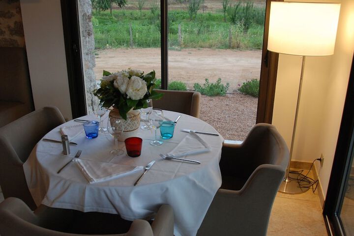 Dining 45 of 58