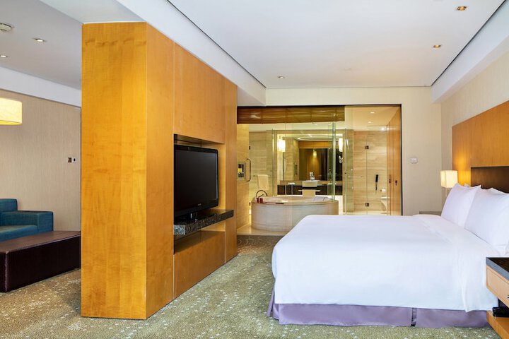 Room 19 of 120
