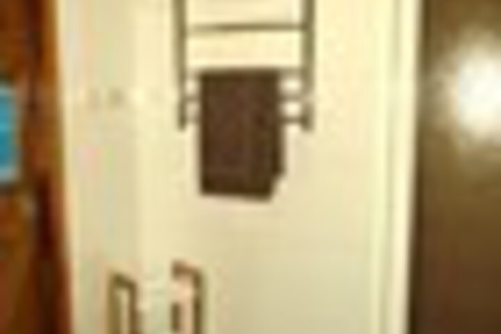 Room 35 of 144
