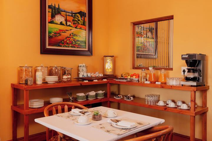 Breakfast area