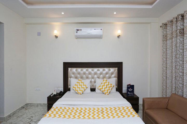 Room 12 of 19