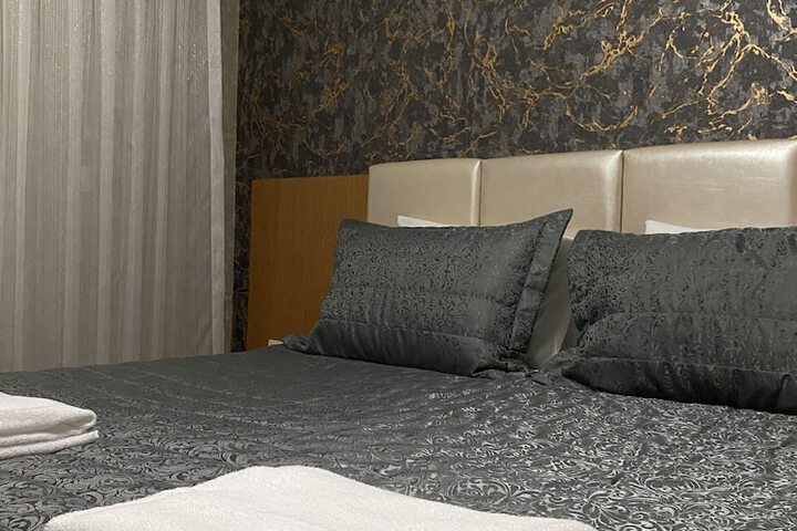 Room 16 of 37