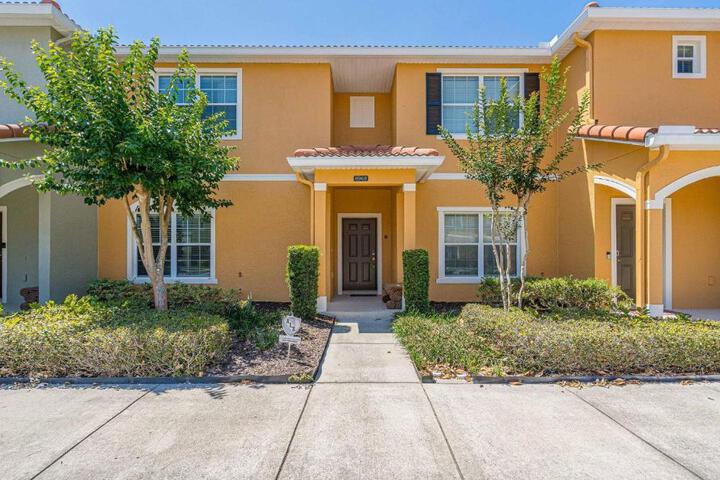 Resort Retreat in Kissimmee, FL