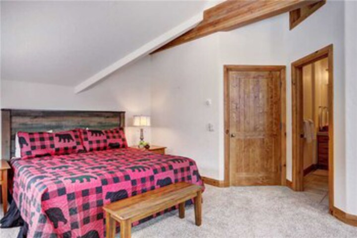Room 122 of 141