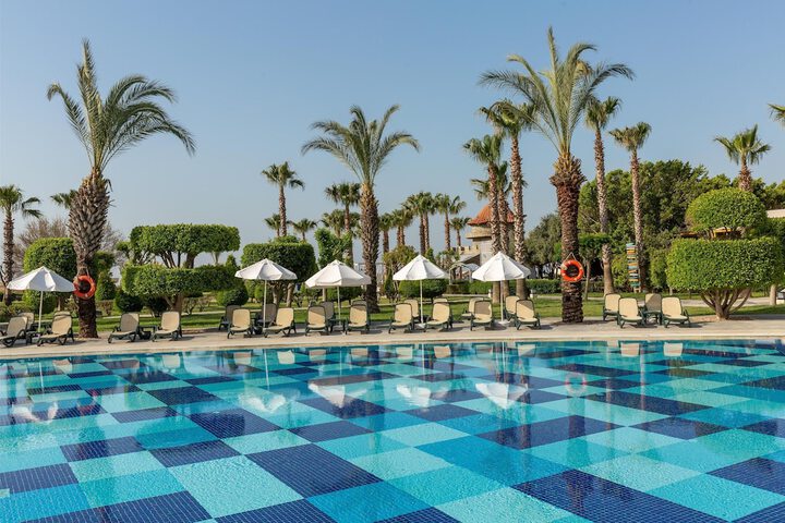 Pool 123 of 280