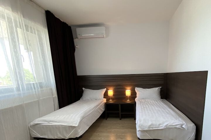 Room 10 of 43