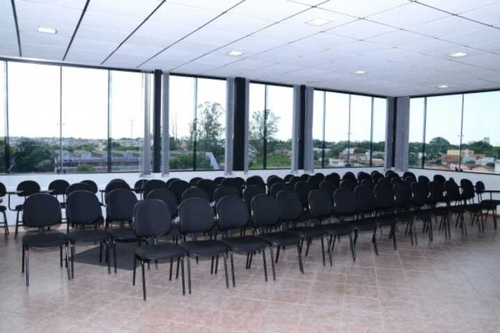 Business Center 38 of 41