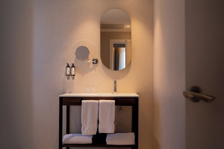 Room 43 of 86