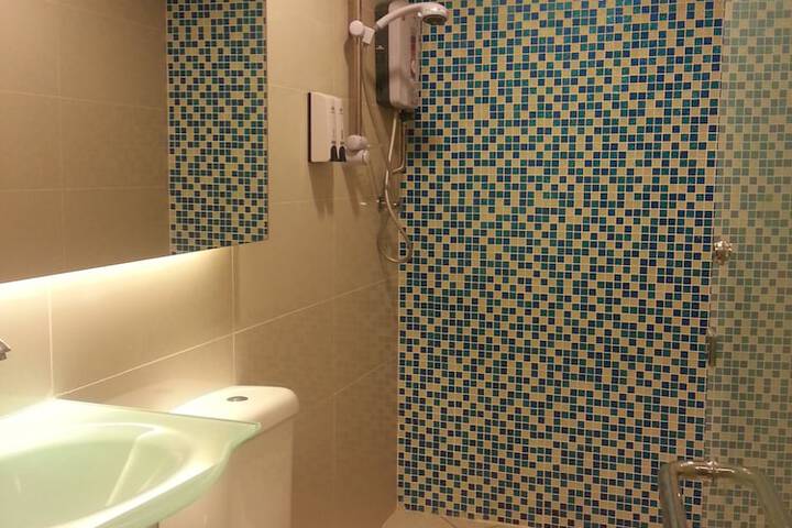 Room 23 of 34