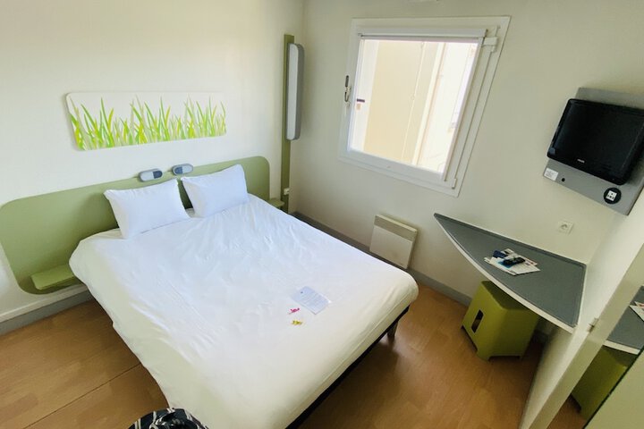 Room 13 of 60