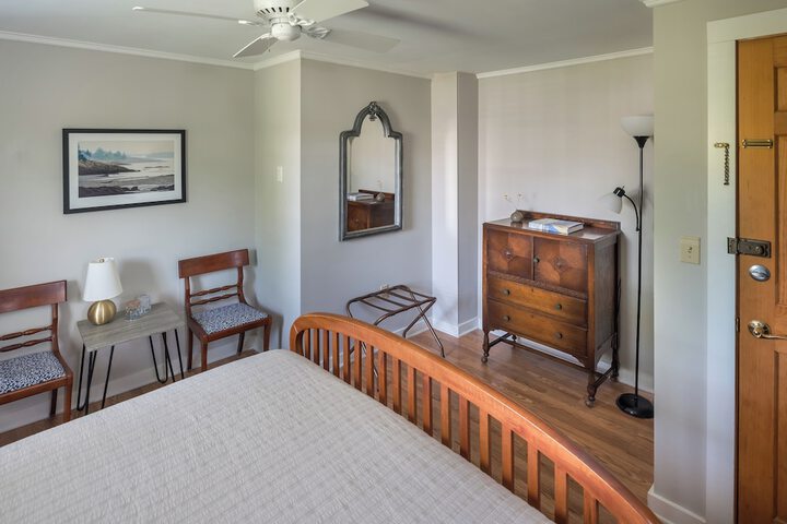 Room 44 of 106