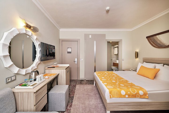 Room 7 of 62