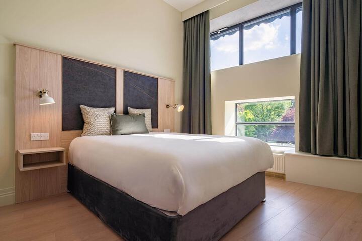 Room 10 of 48