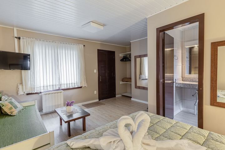 Room 15 of 122