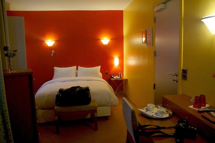 Room 16 of 37