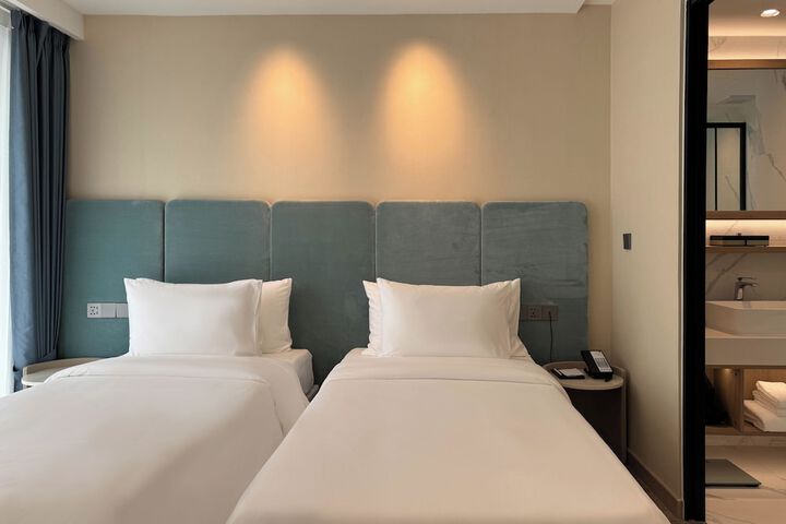 Room 16 of 78