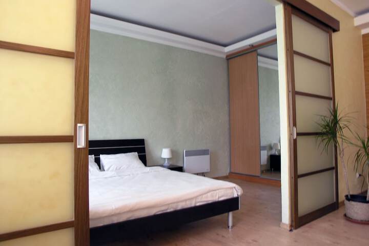 Room 3 of 62