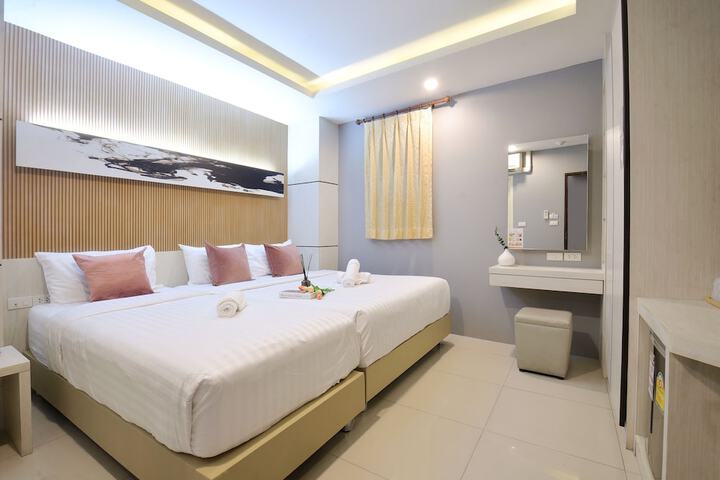 Room 33 of 110
