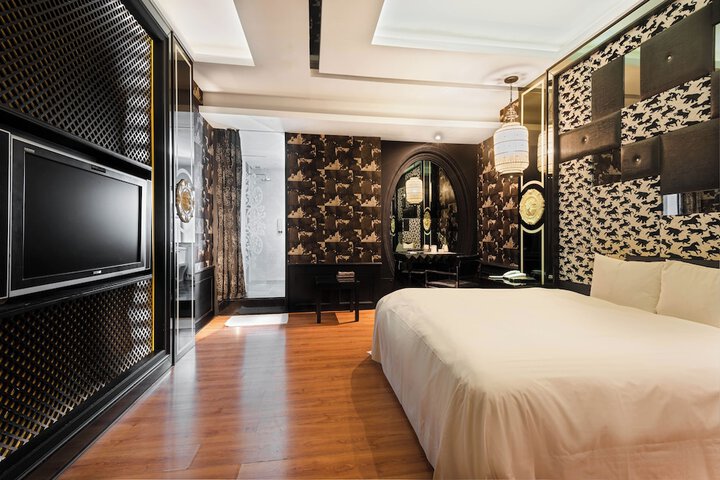 Room 15 of 38