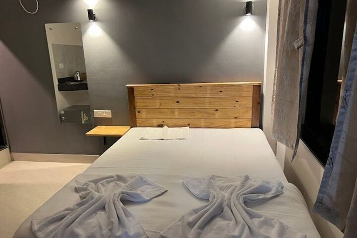 Room 4 of 26
