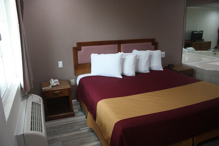 Room 14 of 37