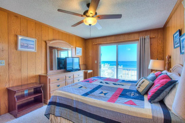 Room 4 of 15