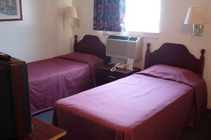 Room 8 of 15