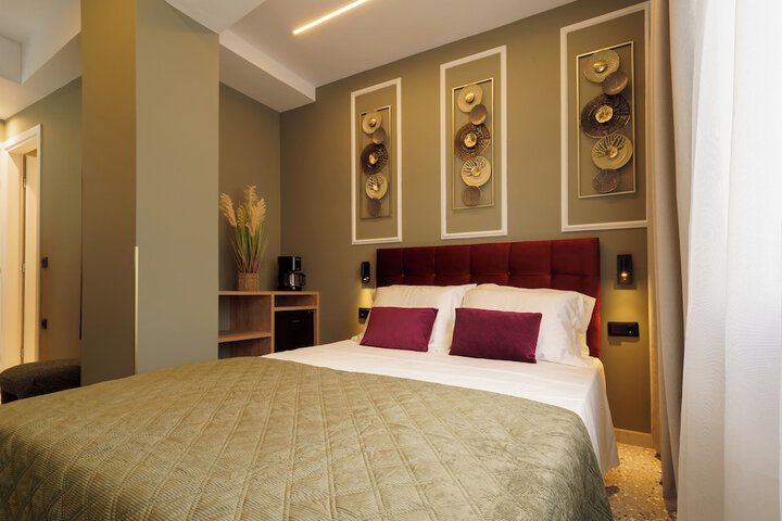Room 4 of 46