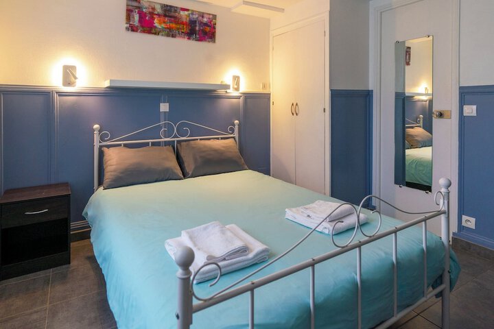 Room 10 of 25