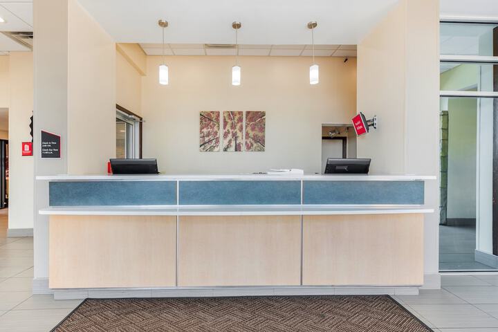 Concierge desk