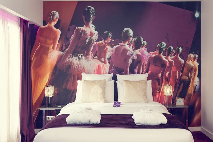 Room 16 of 136
