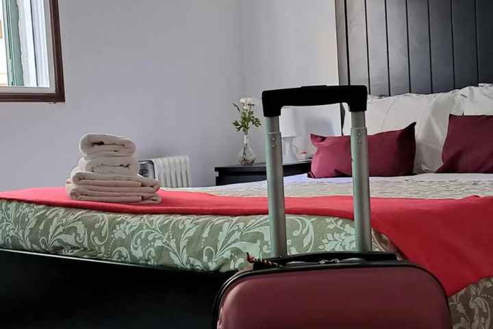 Room 5 of 15