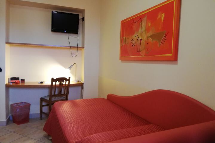 Room 11 of 66