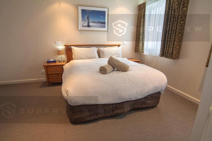 Room 32 of 85
