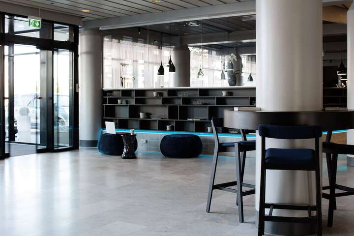 Guest Lobby