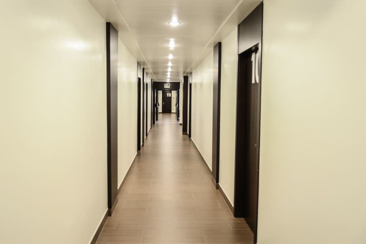 Ballroom/Hall 28 of 34