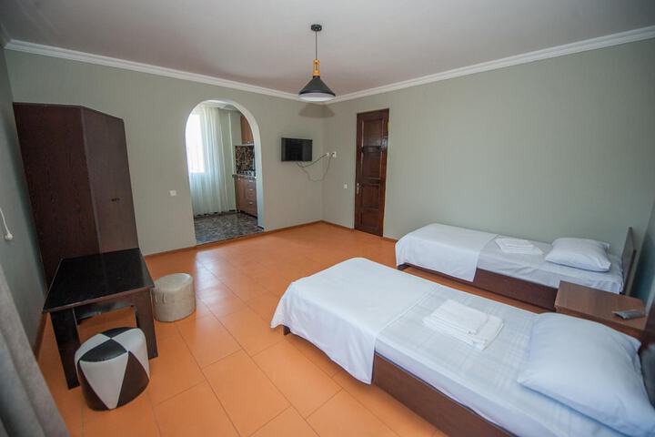 Room 15 of 27