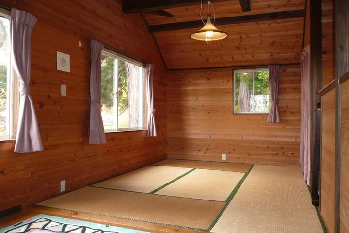 Room 4 of 40